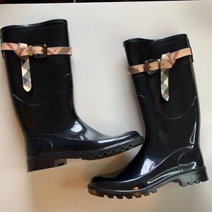 Burberry Black Rain Boots with Tan Accents